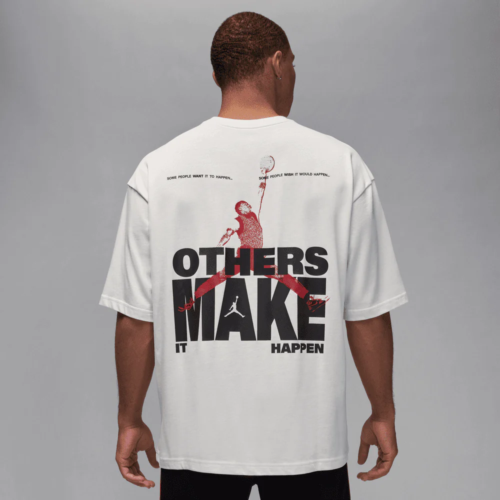 Air Jordan Reissue Oversize CLD Tee - Image 2