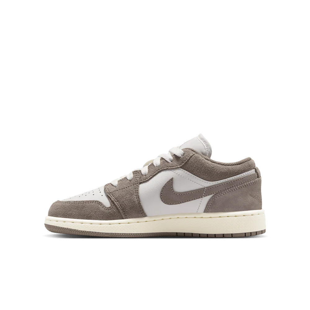 GS Air Jordan 1 Low - Image 3