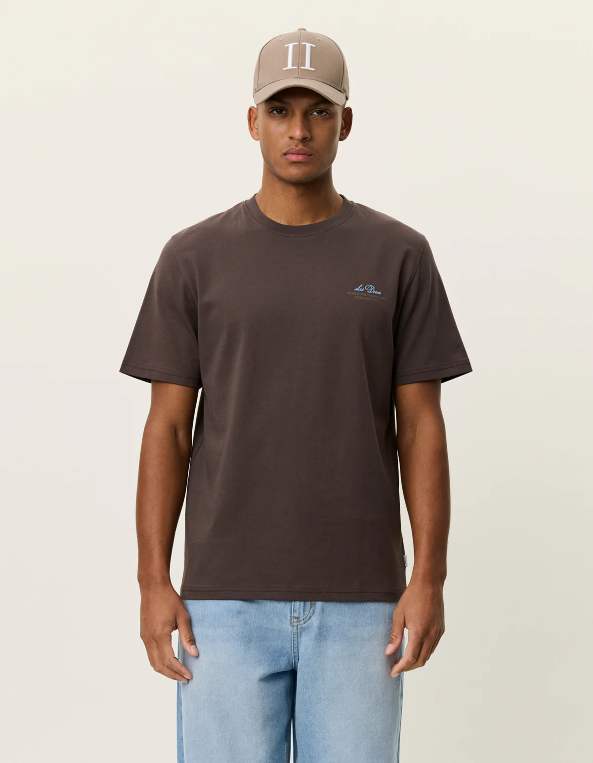 Les Deux Ben Globe Tee - Image 5