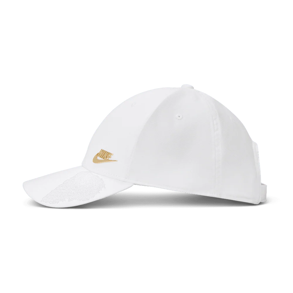 Nike Dri-FIT Club Structured Metal Logo Cap - Image 4