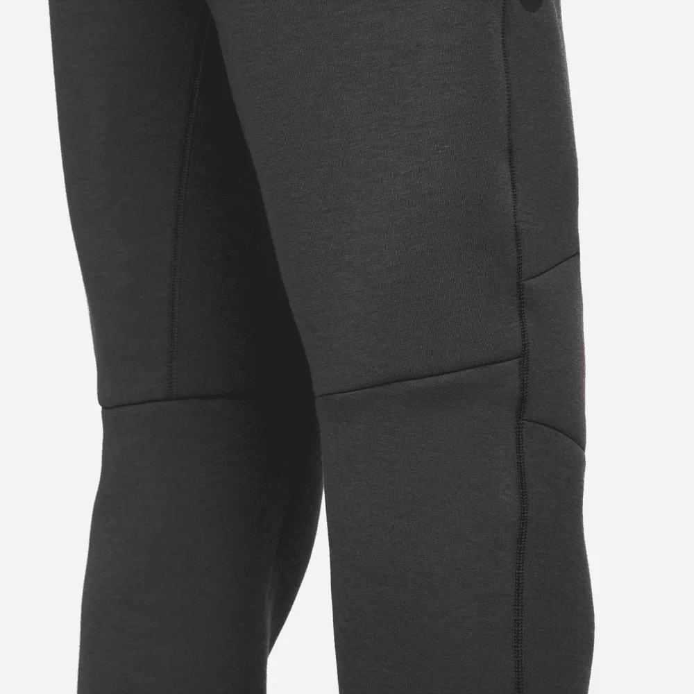 Nike Sportswear Tech Fleece Slim Fit Jogger - Image 4
