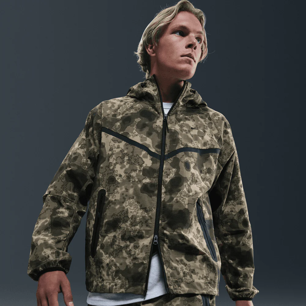 Nike Tech -FIT Woven Camo Windrunner Oversized Jacket - Image 4