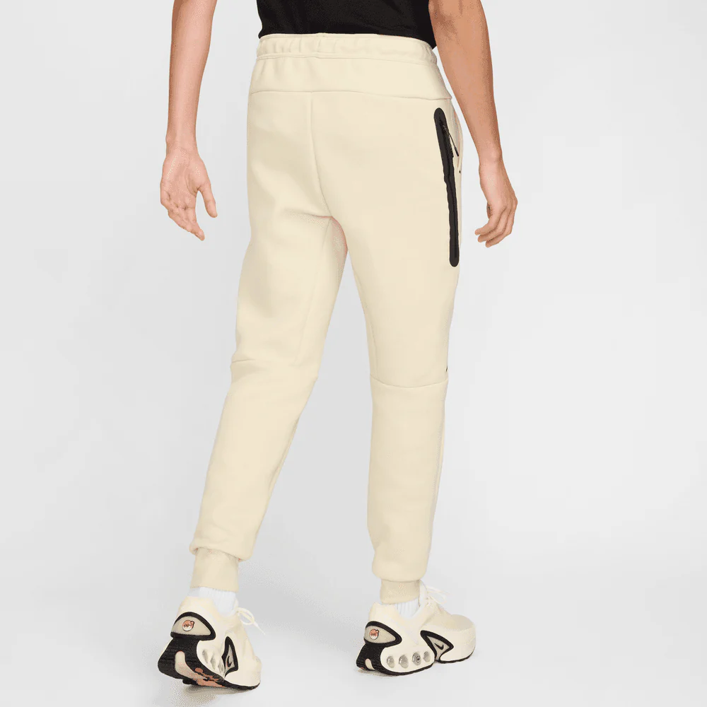 Nike Tech Fleece Jogger - Image 2