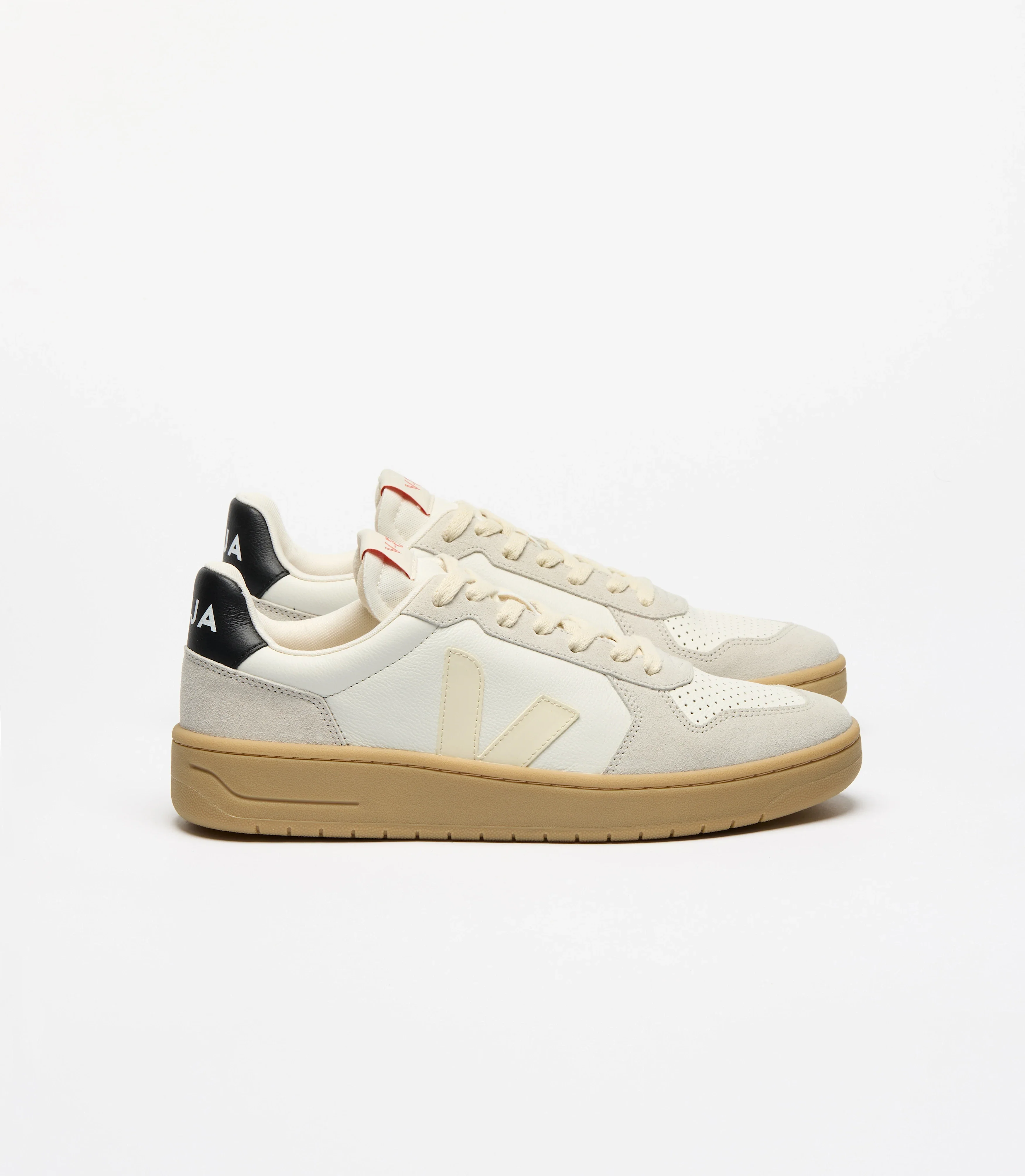 Veja V-82 Grained Leather