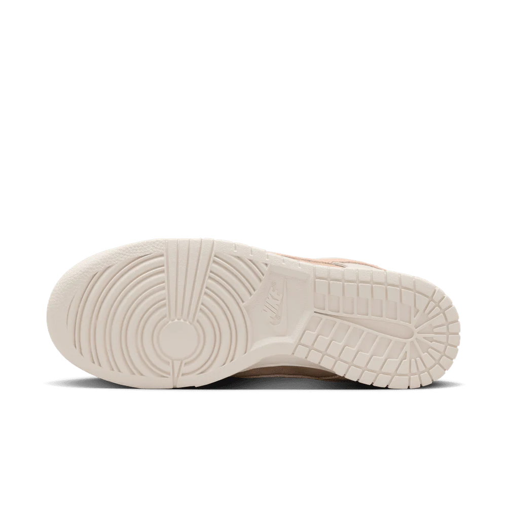 Wmns Nike Dunk Low - Image 2