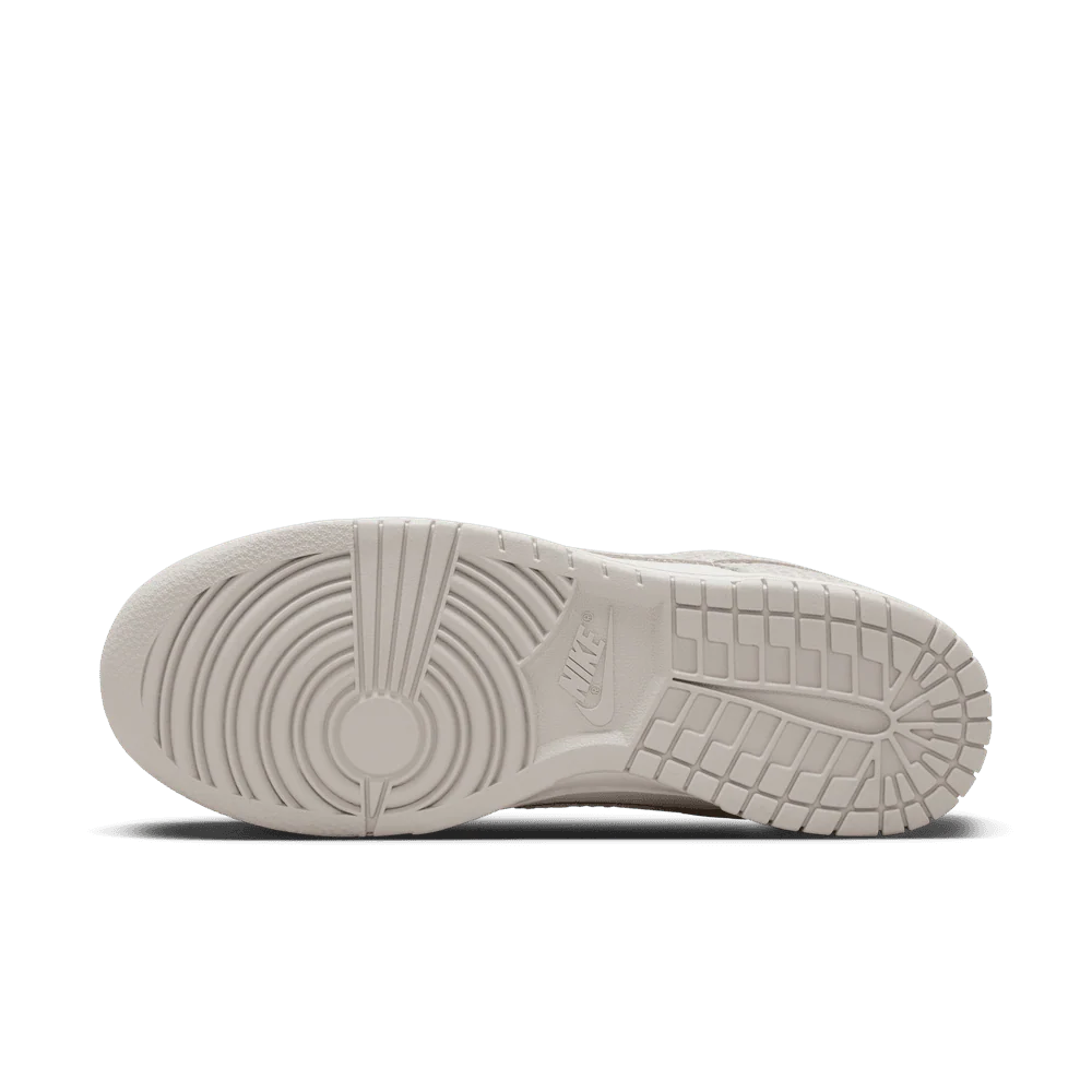 Wmns Nike Dunk Low Premium - Image 2